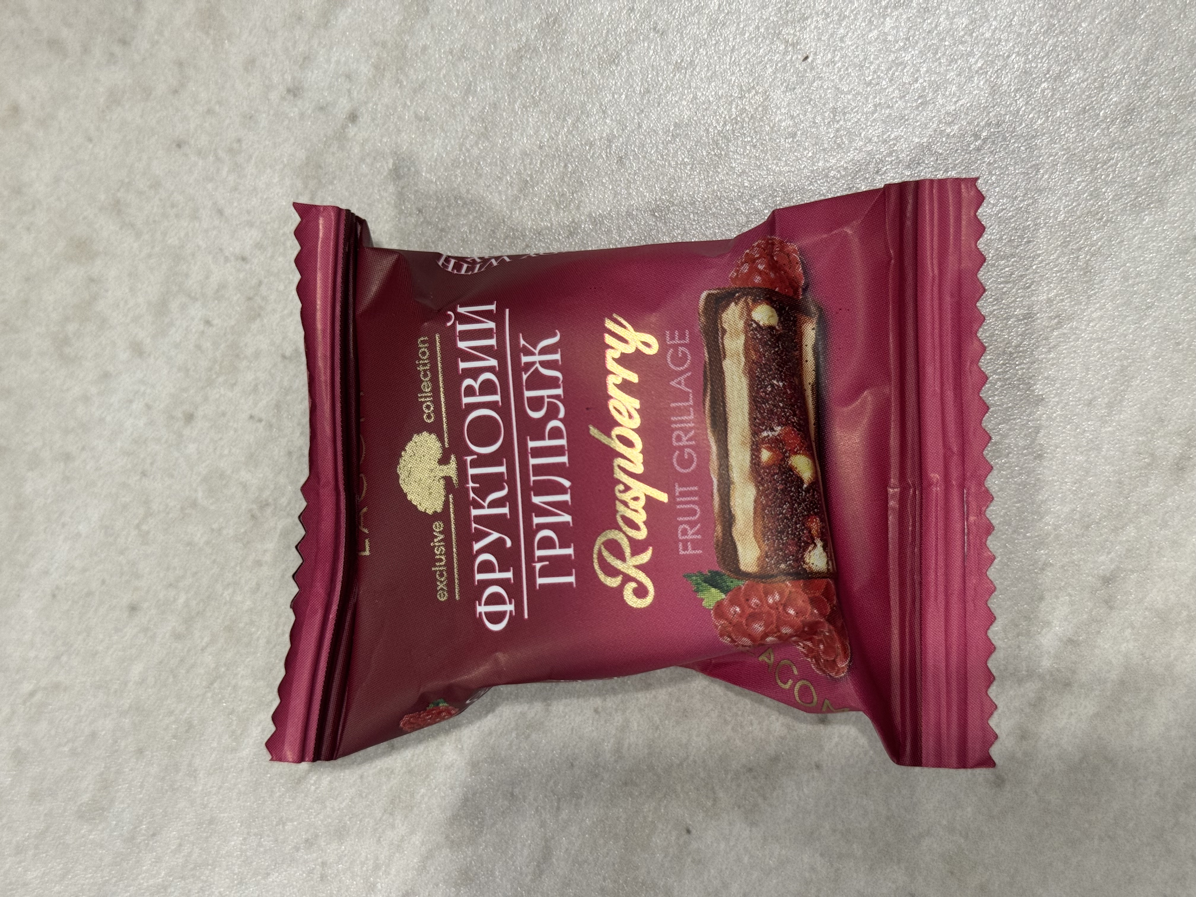 Фруктовий грильяж асорті